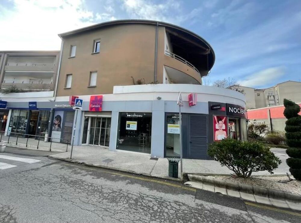   Location / Local Commercial - 276 m² 