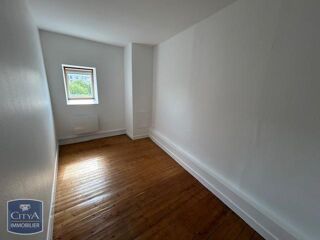  Appartement à louer 3 pièces 65 m²