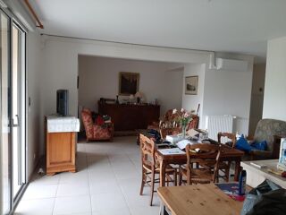  Appartement à louer 4 pièces 99 m²