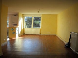  Appartement à louer 4 pièces 75 m²