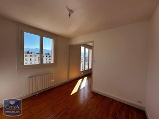  Appartement à louer 4 pièces 63 m²