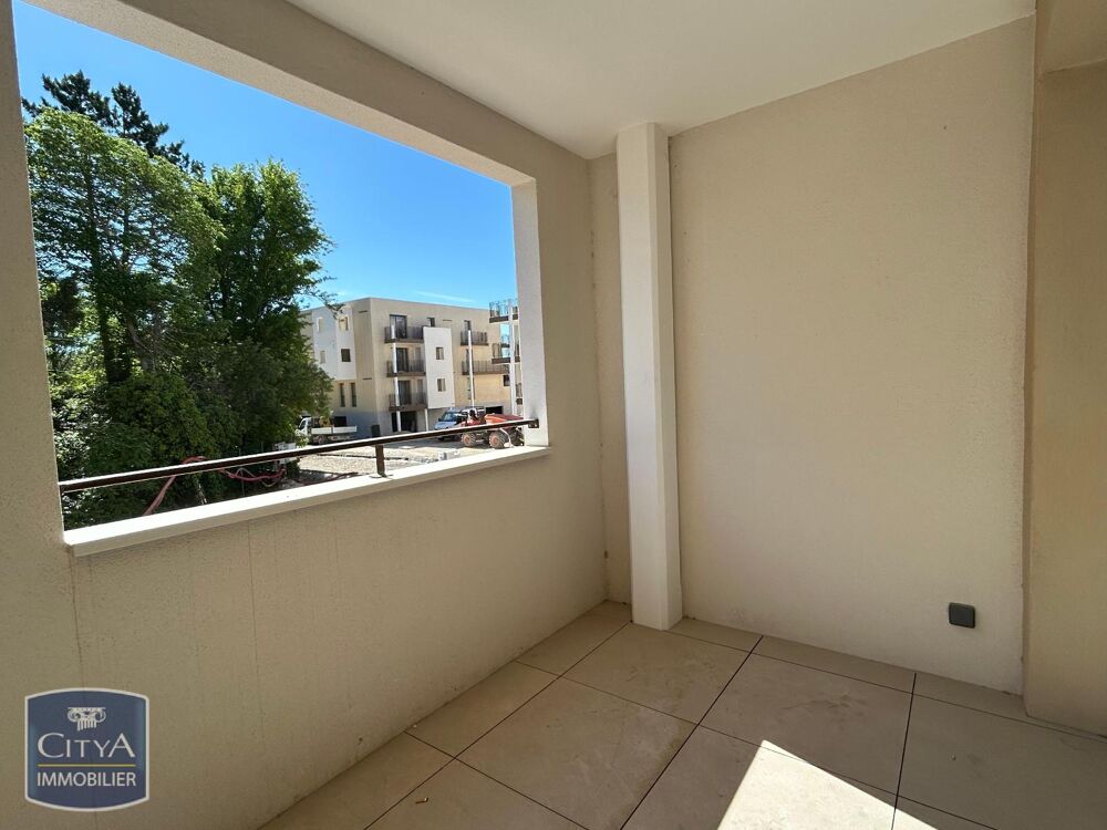 À LOUER : Découvrez ce joli studio T1 avec balcon et pla....