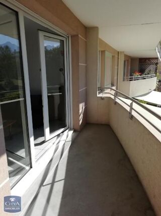 location Appartement - 3 pièce(s) - 70 m² Saint-Martin-d'Hères (38400)