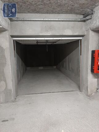  Parking / Garage à louer 