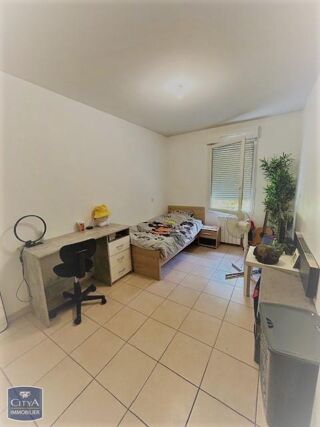  Appartement à louer 4 pièces 81 m²