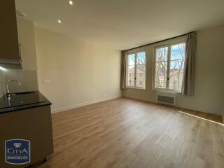  Appartement à louer 1 pièce 28 m²