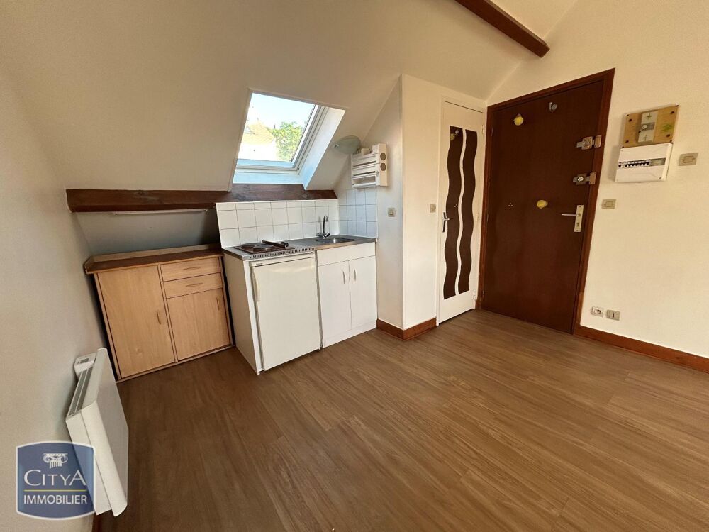 À LOUER : Appartement T1 à Bruyères-le-Châtel. Ce studio....