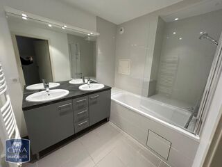  Appartement � louer 3 pi�ces 77 m�