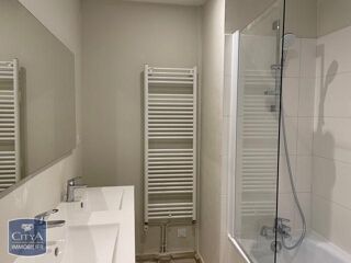  Appartement à louer 6 pièces 140 m²
