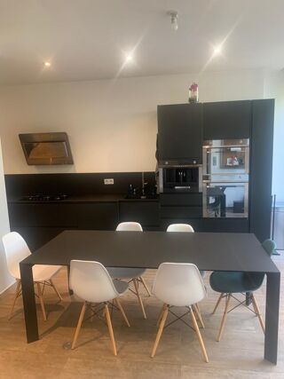  Maison à louer 8 pièces 209 m²