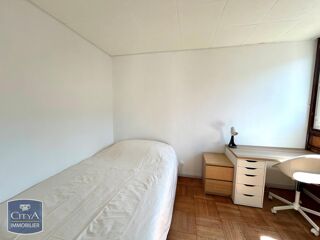 Appartement à louer 4 pièces 73 m²