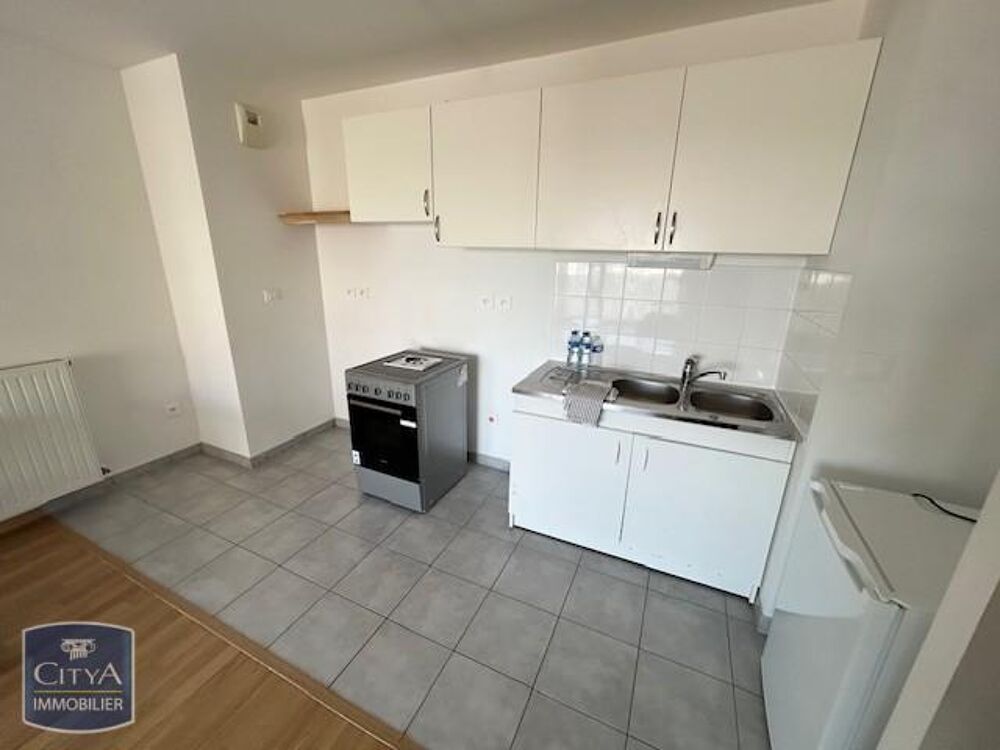A LOUER - APPARTEMENT T3 MEUBLE AVEC BALCON - NANTES EUR....