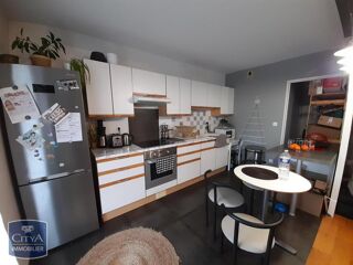  Appartement à louer 3 pièces 61 m²