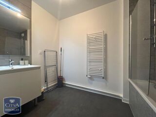  Appartement à louer 3 pièces 73 m²