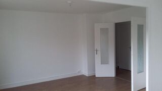  Appartement à louer 4 pièces 66 m²