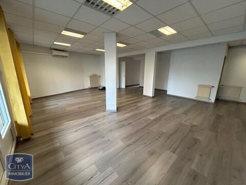 A LOUER ! Grand local commercial de 106.70m&sup2; situ&eacute; &agrave; ... 700 24000 Perigueux