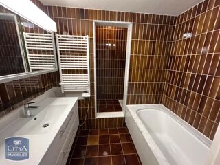  Appartement à louer 2 pièces 72 m²