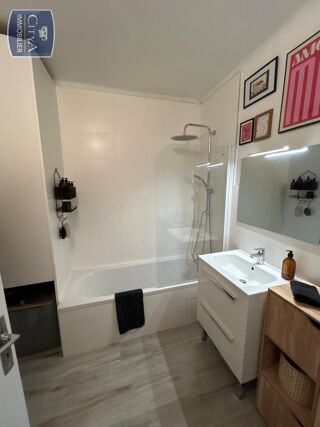  Appartement à louer 3 pièces 76 m²