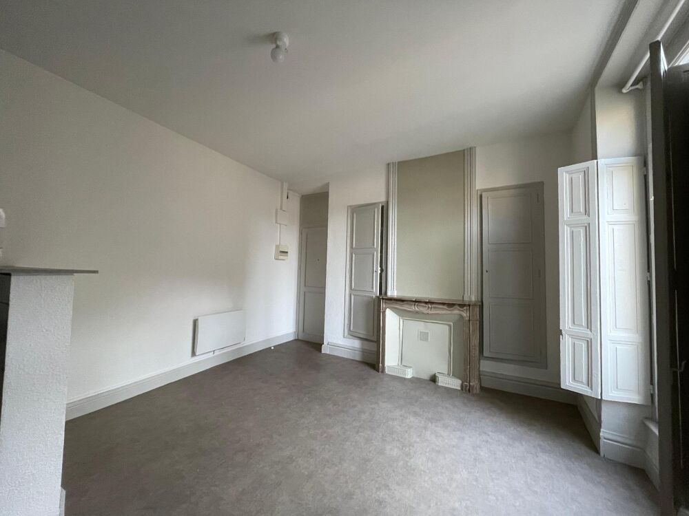 AUBENAS, coeur centre ville, Appartement T1 bis au 1er é....