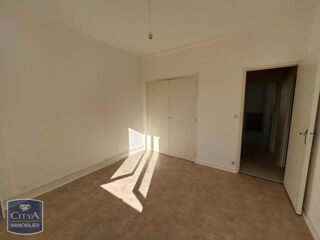  Appartement à louer 3 pièces 82 m²