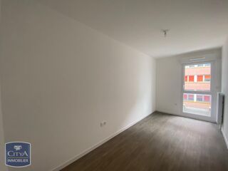  Appartement à louer 4 pièces 80 m²