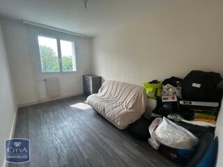  Appartement à louer 3 pièces 77 m²