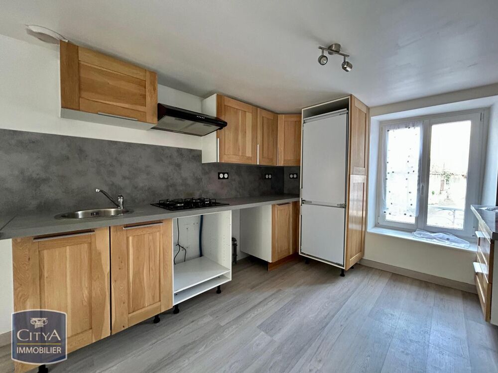 À LOUER : Découvrez cette charmante maison T3 située à B....