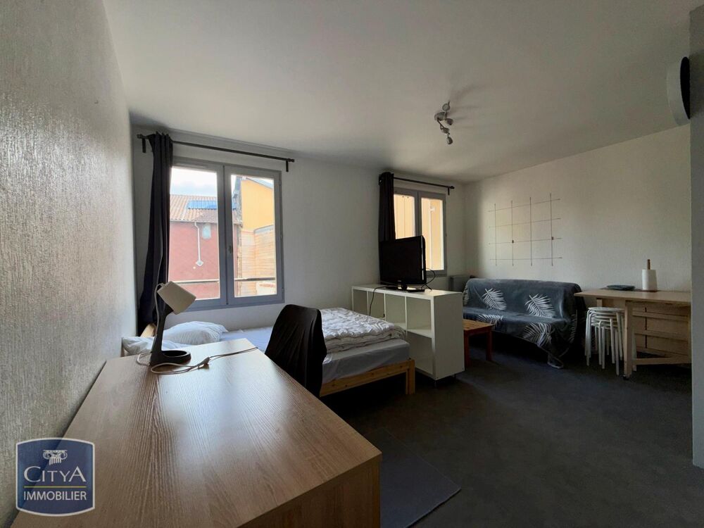 À LOUER : Découvrez ce charmant studio meublé rénové sit....