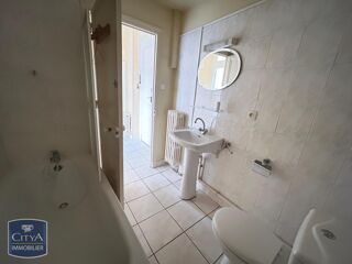  Appartement à louer 4 pièces 84 m²