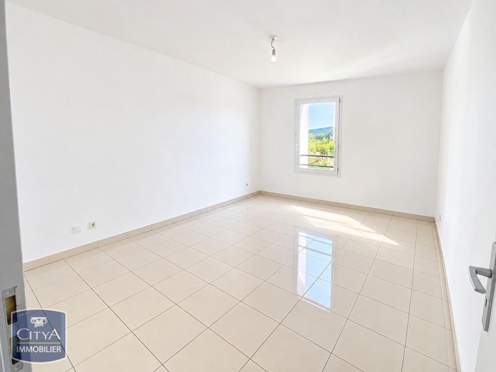 location Appartement - 3 pièce(s) - 69 m² Sainte-Marie (97438)