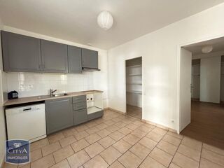  Appartement à louer 6 pièces 121 m²