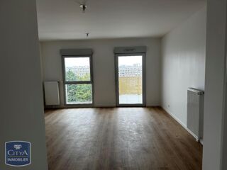  Appartement à louer 4 pièces 79 m²