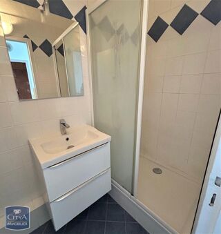  Appartement à louer 1 pièce 28 m²