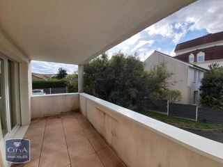  Appartement à louer 3 pièces 65 m²