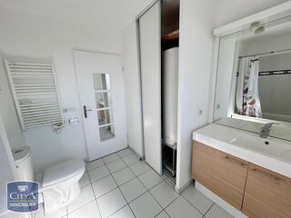  Appartement à louer 3 pièces 64 m²