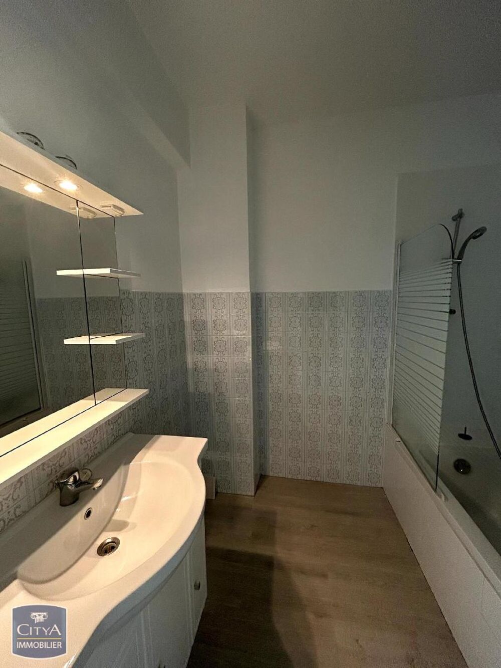 location Appartement - 3 pièce(s) - 84 m² Roquebrune-Cap-Martin (06190)