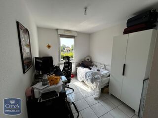  Appartement à louer 4 pièces 77 m²