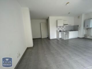  Appartement à louer 3 pièces 65 m²
