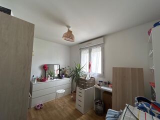  Appartement à louer 4 pièces 90 m²