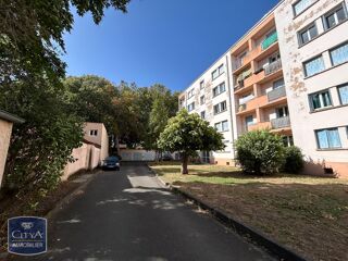  Parking / Garage à louer 