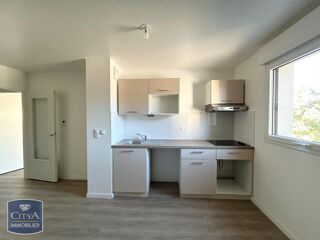  Appartement à louer 4 pièces 85 m²
