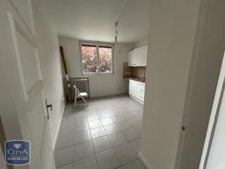 location Appartement - 4 pièce(s) - 98 m² Livry-Gargan (93190)