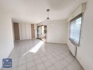  Appartement à louer 4 pièces 94 m²