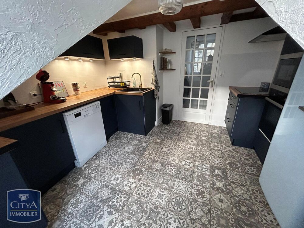 À LOUER : Appartement rénové T3 à Dieppe, situé au trois....