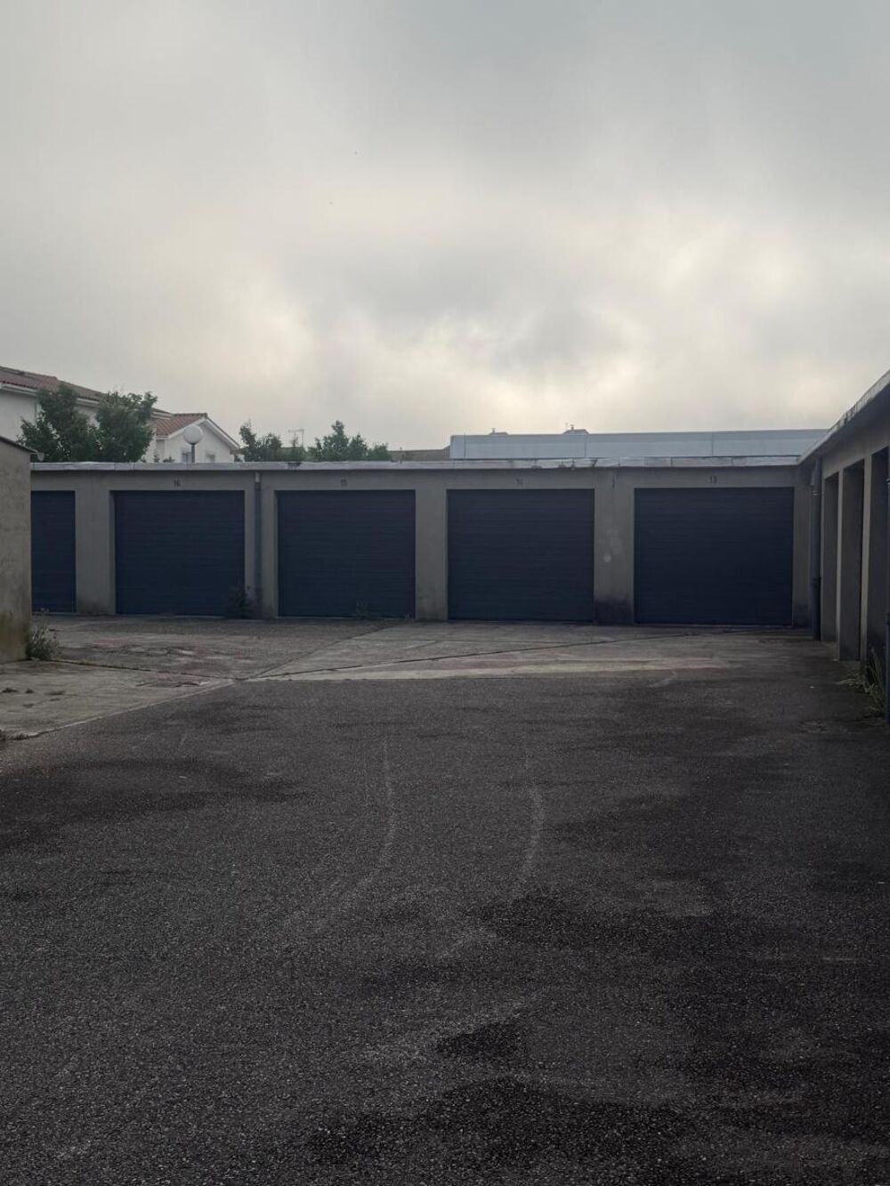 location Parking / Garage Décines-Charpieu (69150)