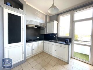  Appartement à louer 4 pièces 82 m²