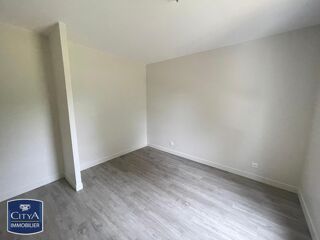 location Maison - 5 pièce(s) - 122 m² Changé (72560)