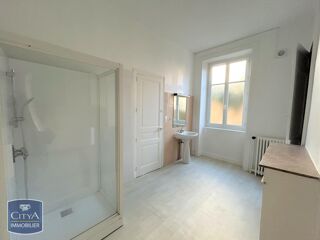  Appartement à louer 4 pièces 101 m²