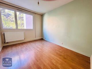  Appartement à louer 4 pièces 81 m²