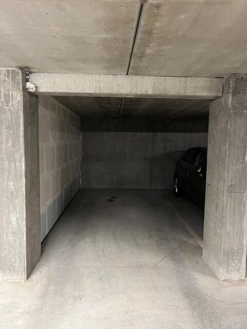   Location Parking / Garage 